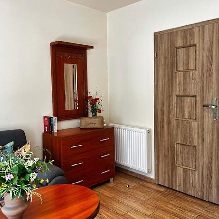 Apartamenty Winniczki โปเบียโรโว ภายนอก รูปภาพ