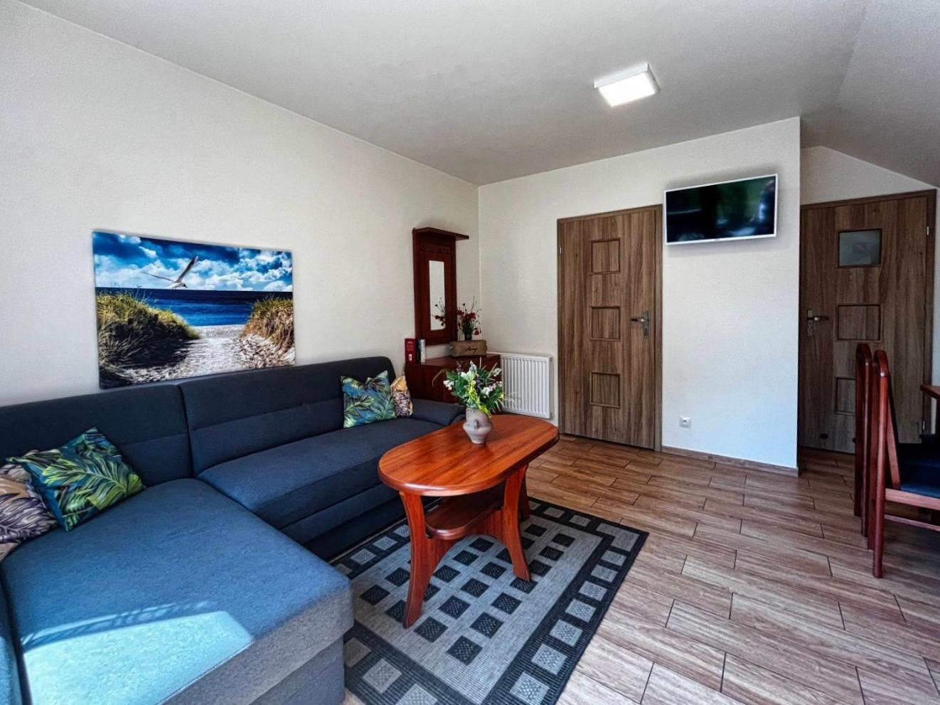 Apartamenty Winniczki โปเบียโรโว ภายนอก รูปภาพ